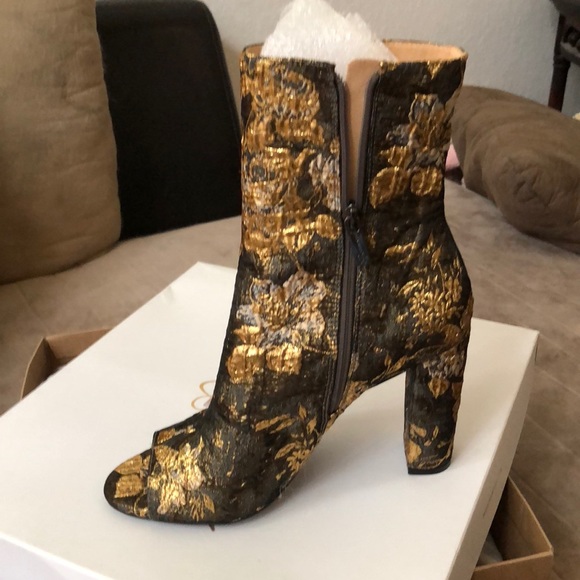 NIB Jessica Simpson Elara open toed boots. Size 9 - Picture 1 of 4